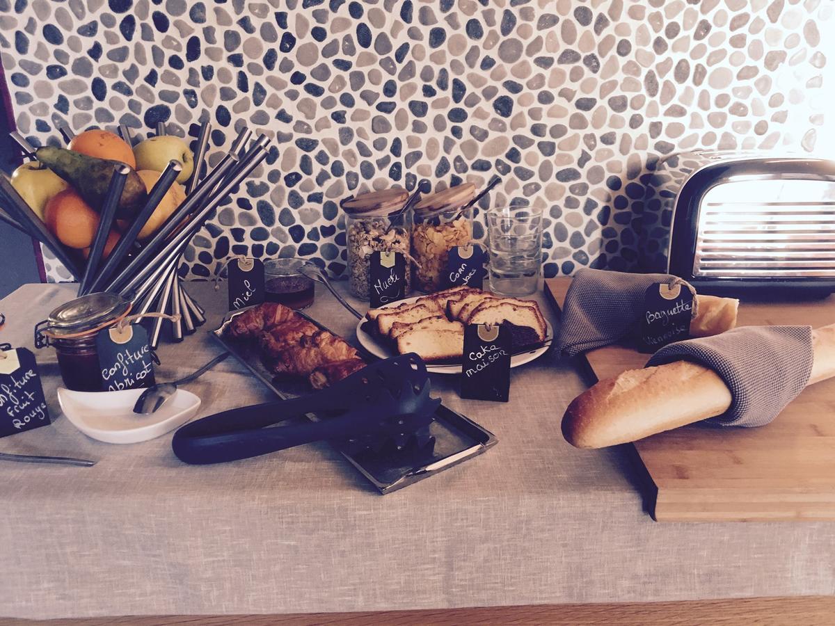 Saveurs De L'Abbaye Hotell Saintes Eksteriør bilde